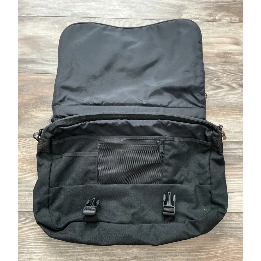 JanSport Mens Black Messenger Bag Yamaha Embroidered Suede Trim Laptop Bag